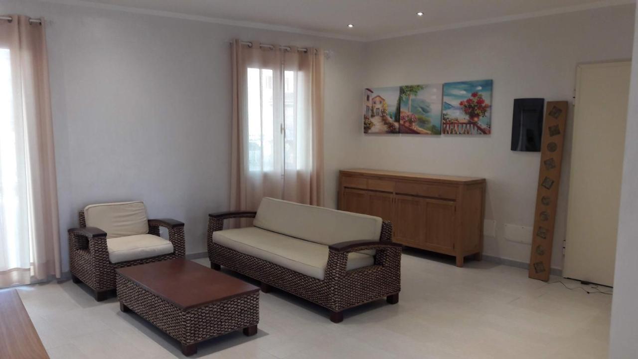La Casa Di Pier Hotel Олбия Екстериор снимка