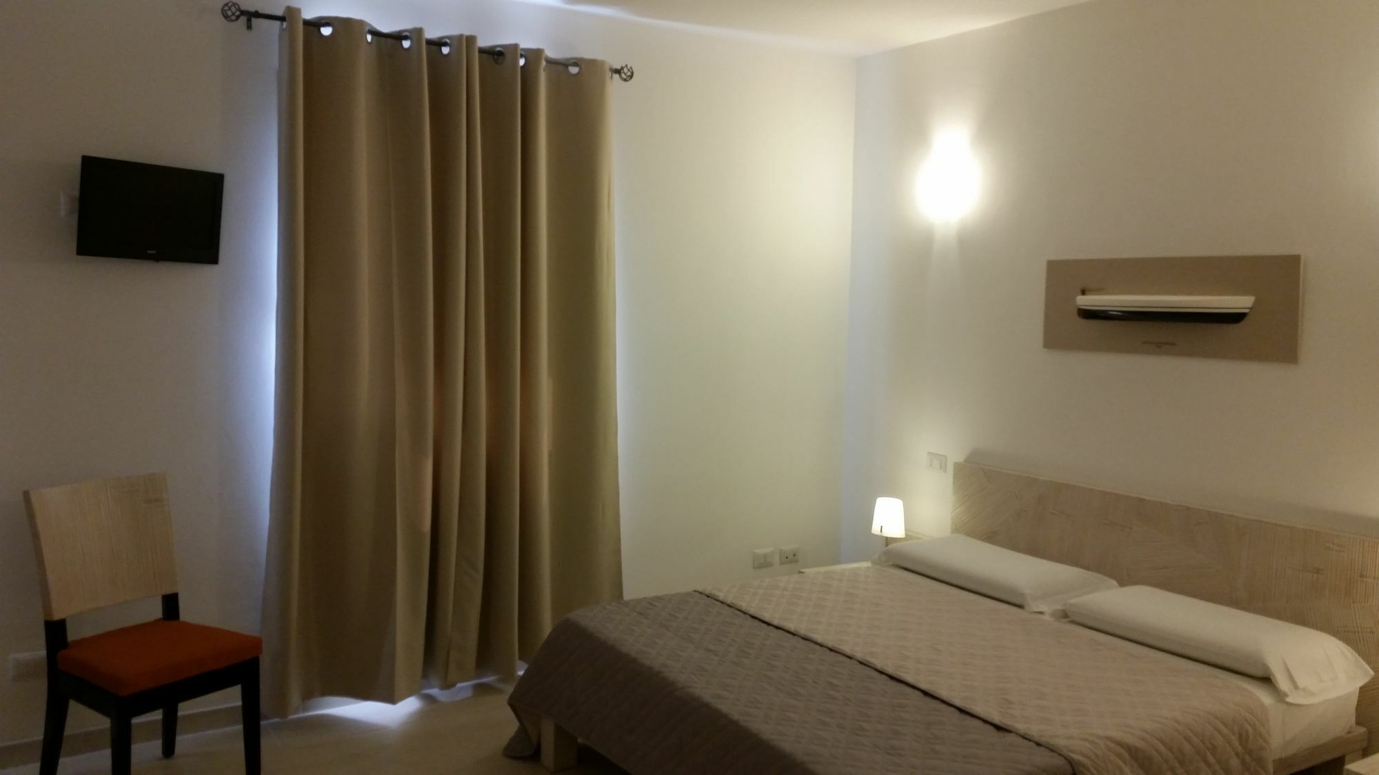 La Casa Di Pier Hotel Олбия Екстериор снимка
