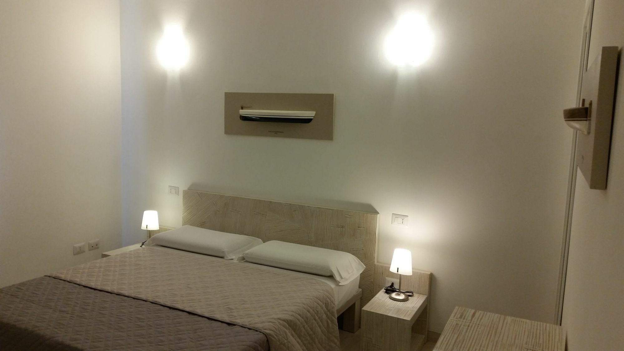 La Casa Di Pier Hotel Олбия Екстериор снимка